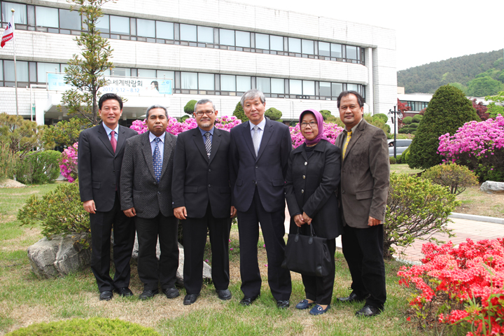 Visit by the head of the Indonesian National Academy of Sciences