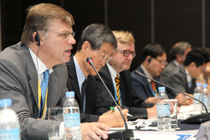 Roundtable Discussion at Yeosu Declaration Forum