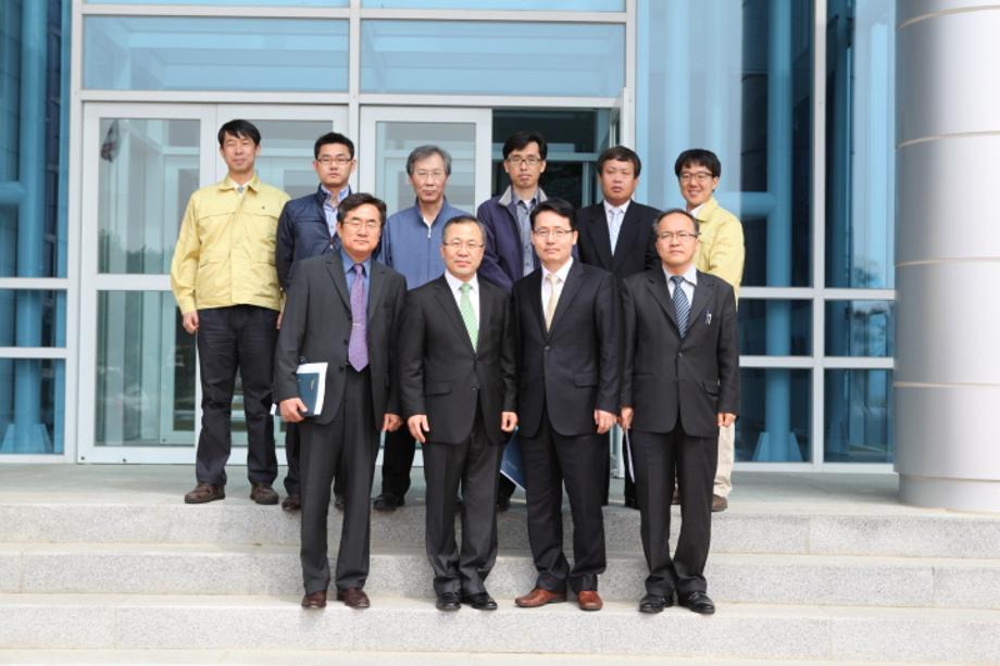 Mr. JO Yul-rae, head of the Office of R&D Policy of the Ministry of Education, Science and Technology, visits KORDI_image2